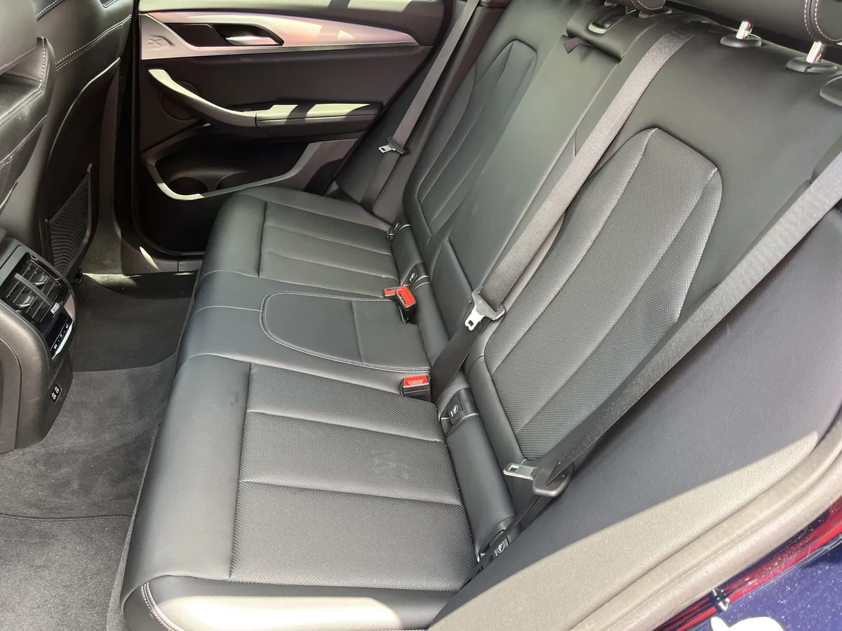 2024 BMW X3 sDrive30i thumbnail 25