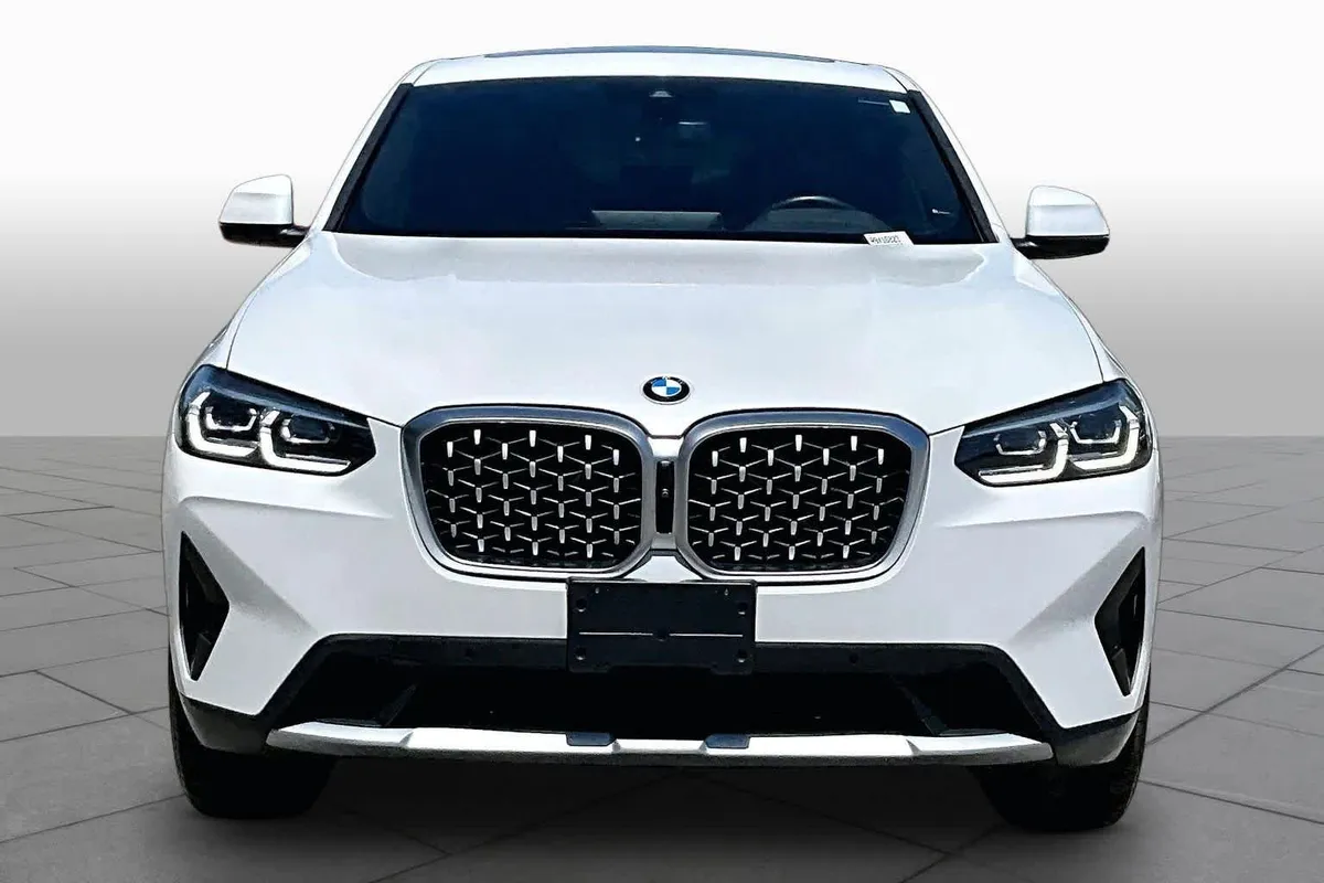 2024 BMW X4 xDrive30i xDrive30i thumbnail 4