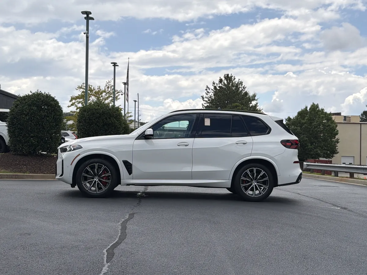 2024 BMW X5 xDrive40i thumbnail 12