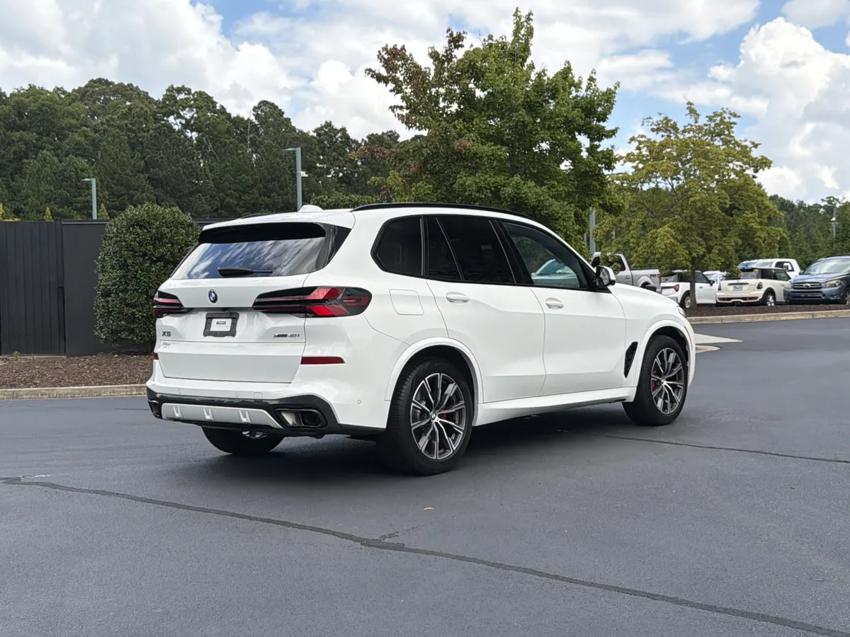 2024 BMW X5 xDrive40i thumbnail 2