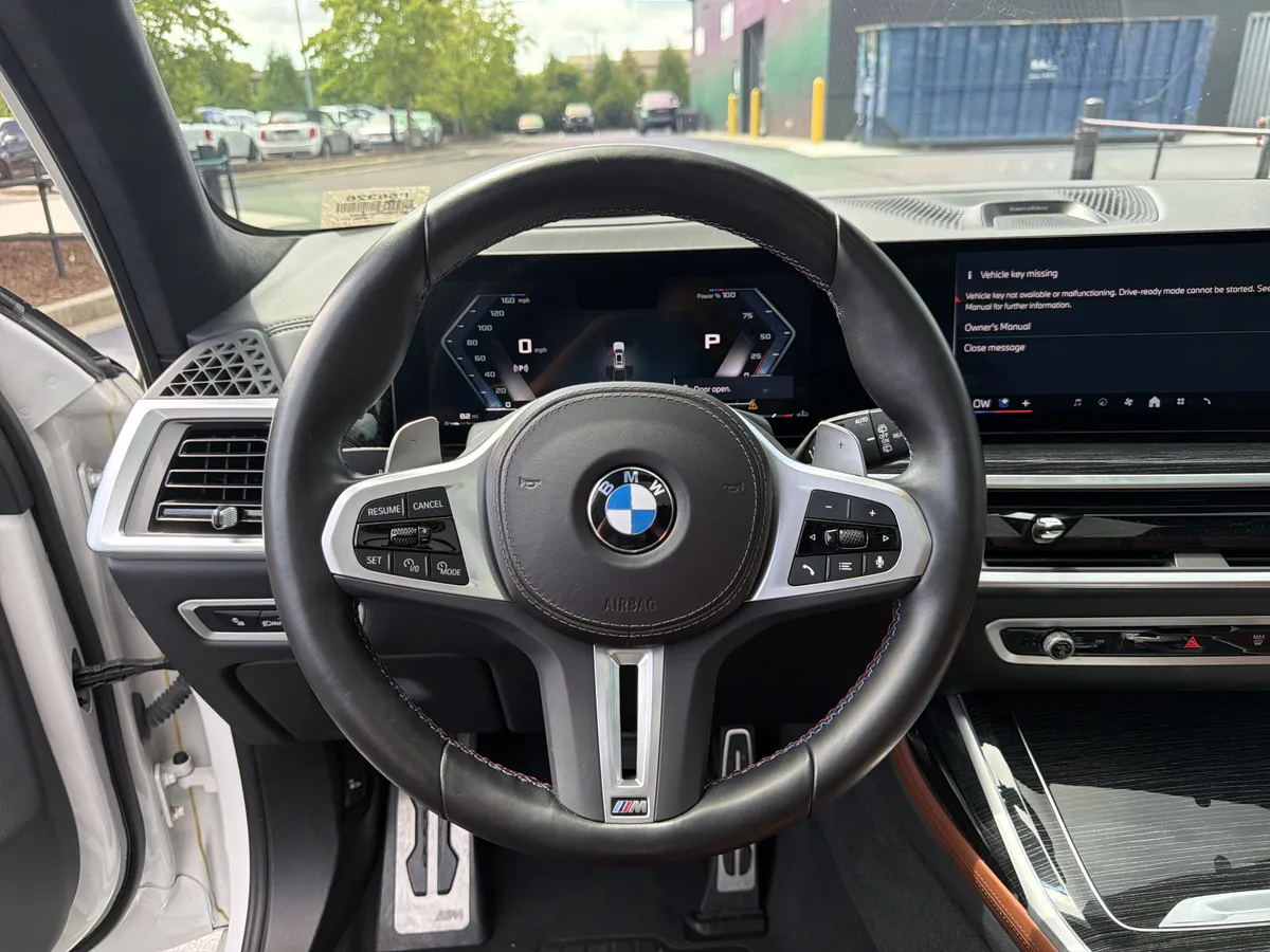 2024 BMW X7 M60i thumbnail 11