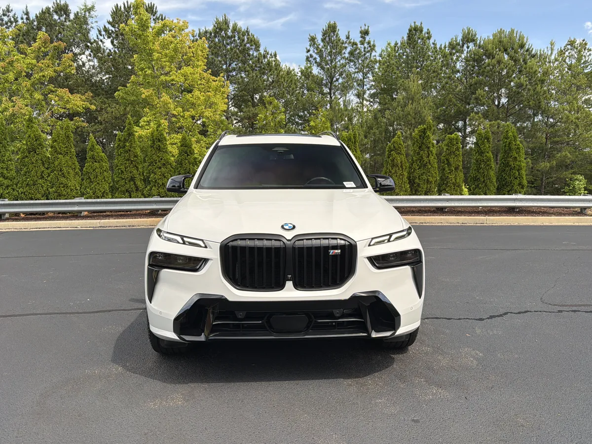 2024 BMW X7 M60i thumbnail 13