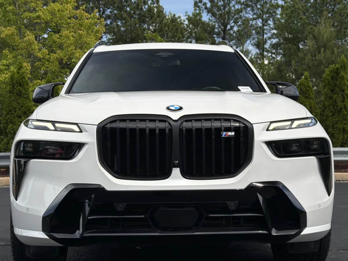 2024 BMW X7 M60i thumbnail 20