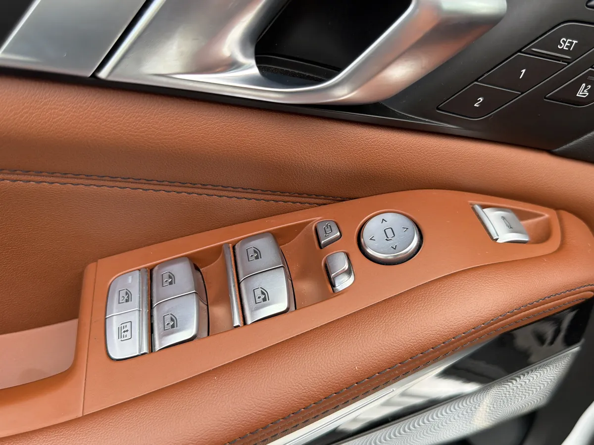 2024 BMW X7 M60i thumbnail 26