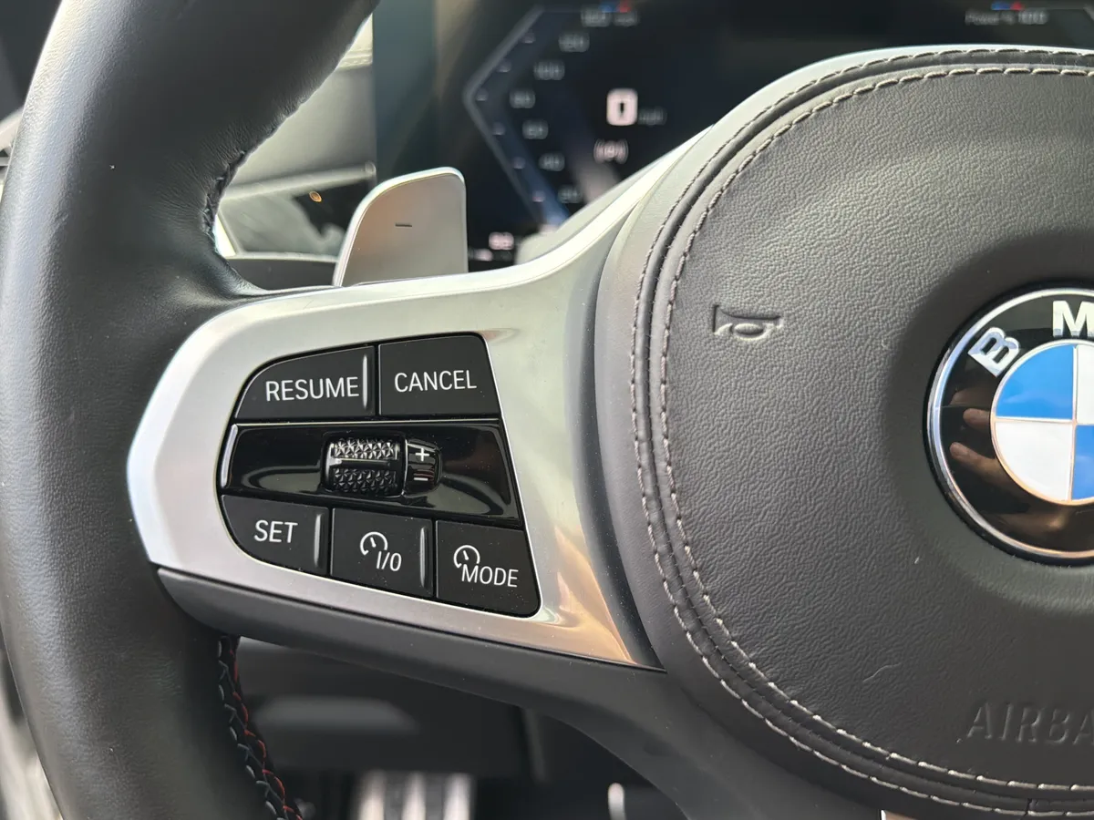 2024 BMW X7 M60i thumbnail 30