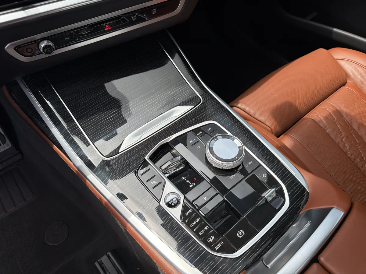 2024 BMW X7 M60i thumbnail 37