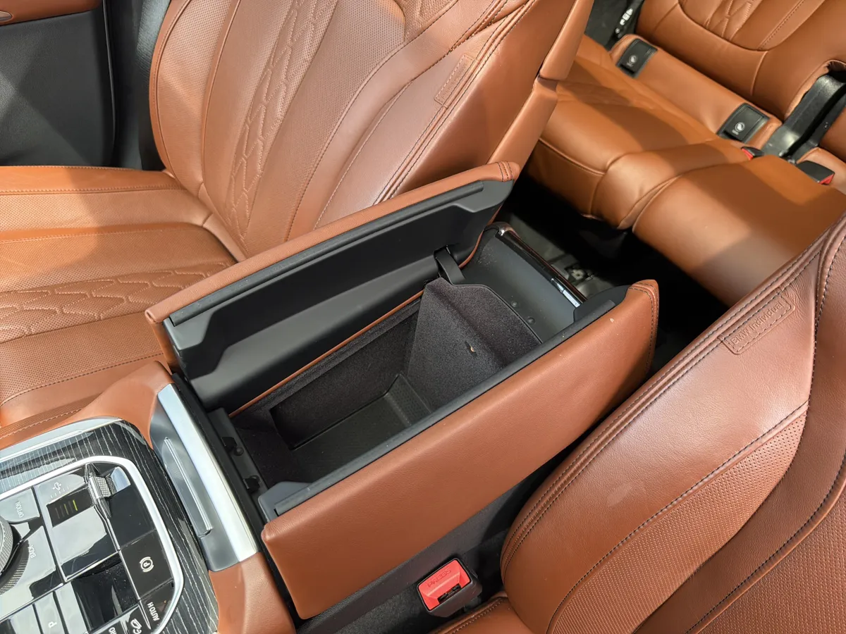2024 BMW X7 M60i thumbnail 40
