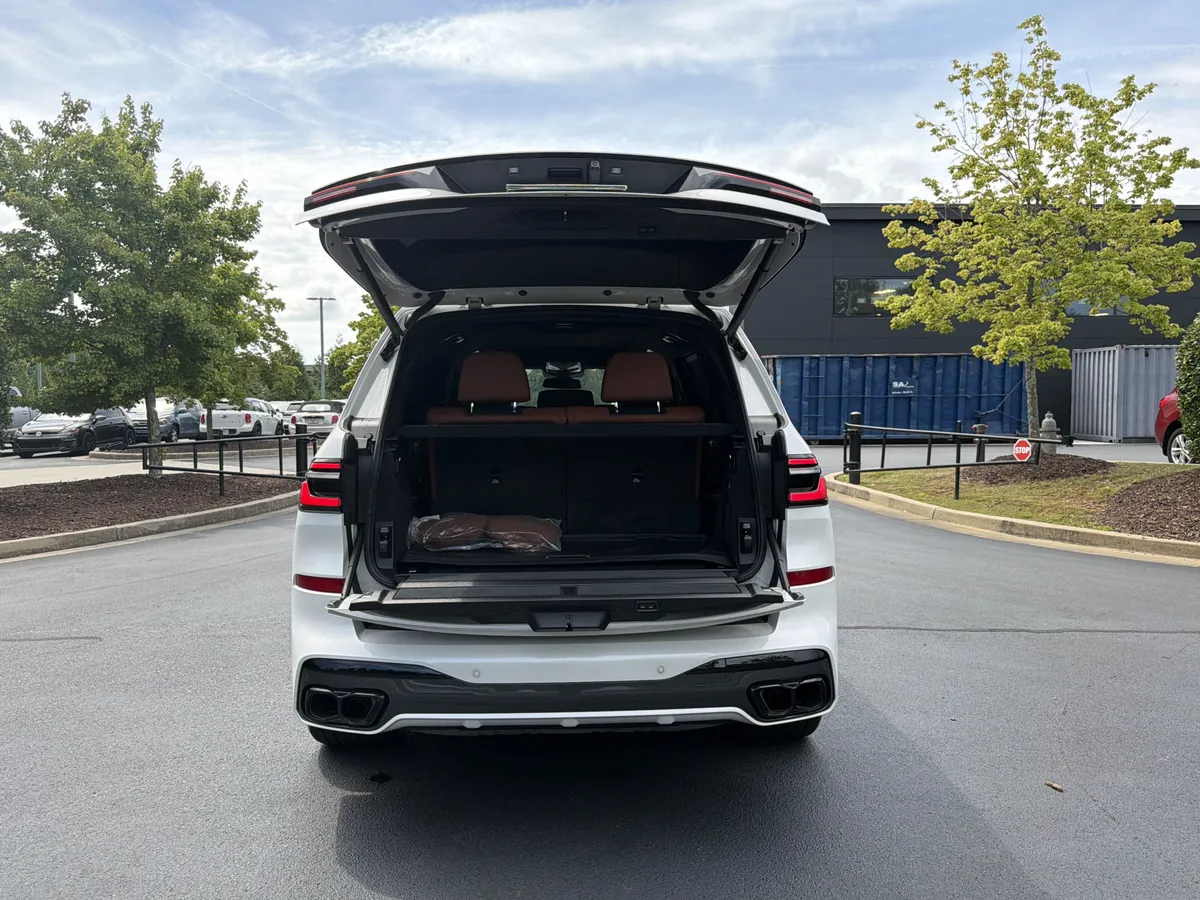 2024 BMW X7 M60i thumbnail 48