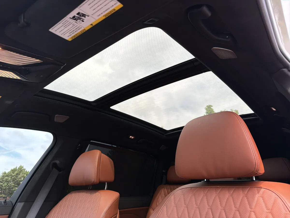 2024 BMW X7 M60i thumbnail 7