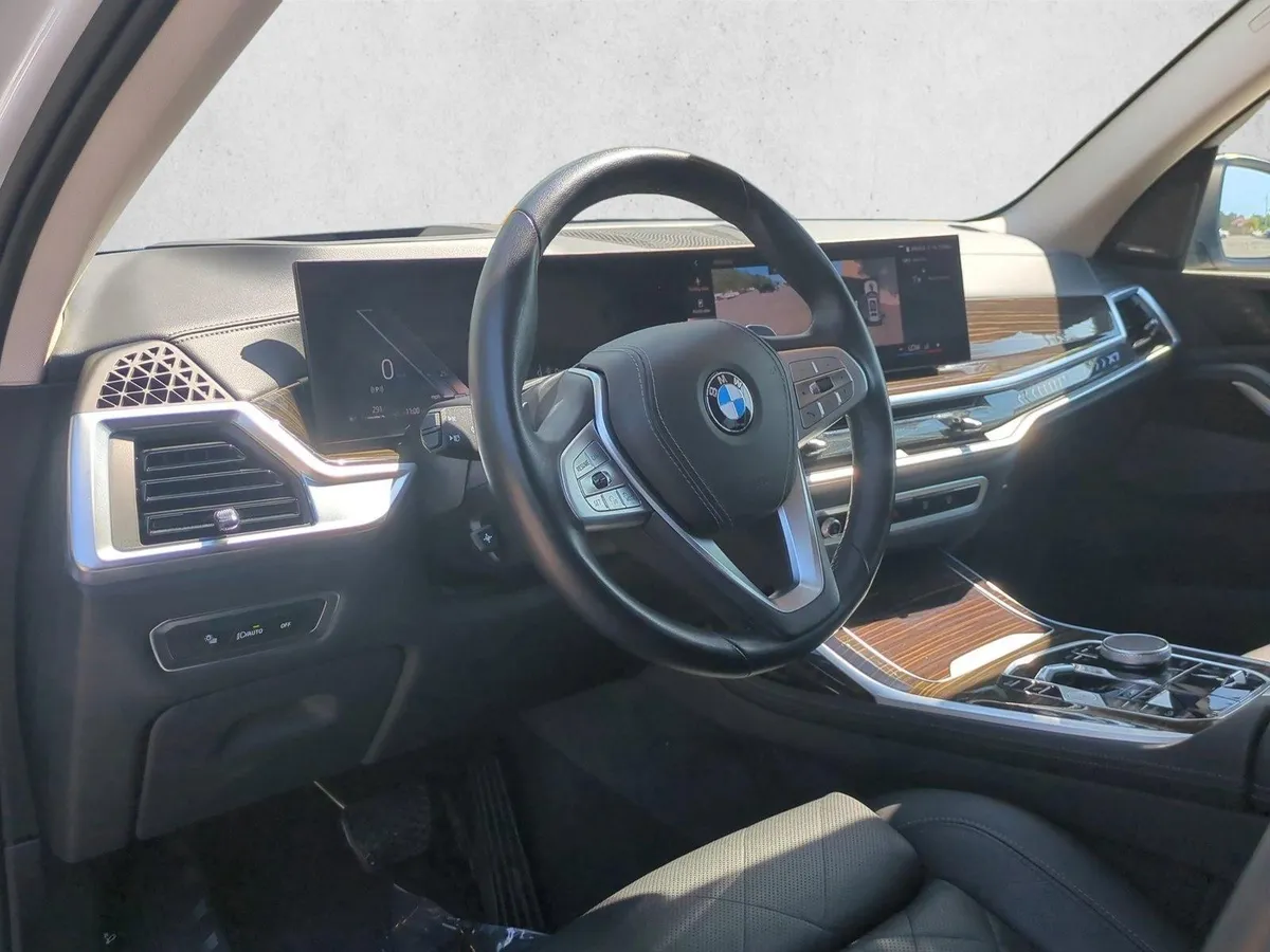 2024 BMW X7 xDrive40i thumbnail 10