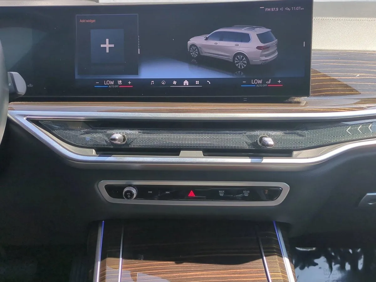 2024 BMW X7 xDrive40i thumbnail 15