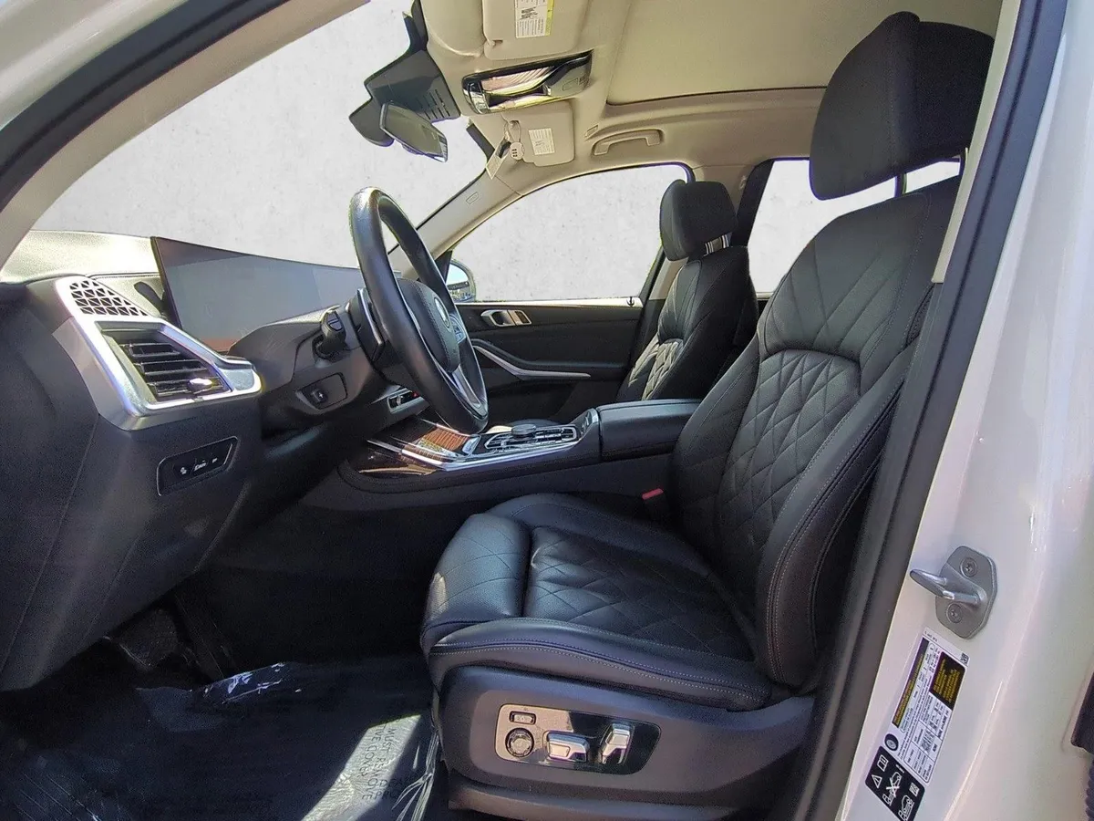 2024 BMW X7 xDrive40i thumbnail 17