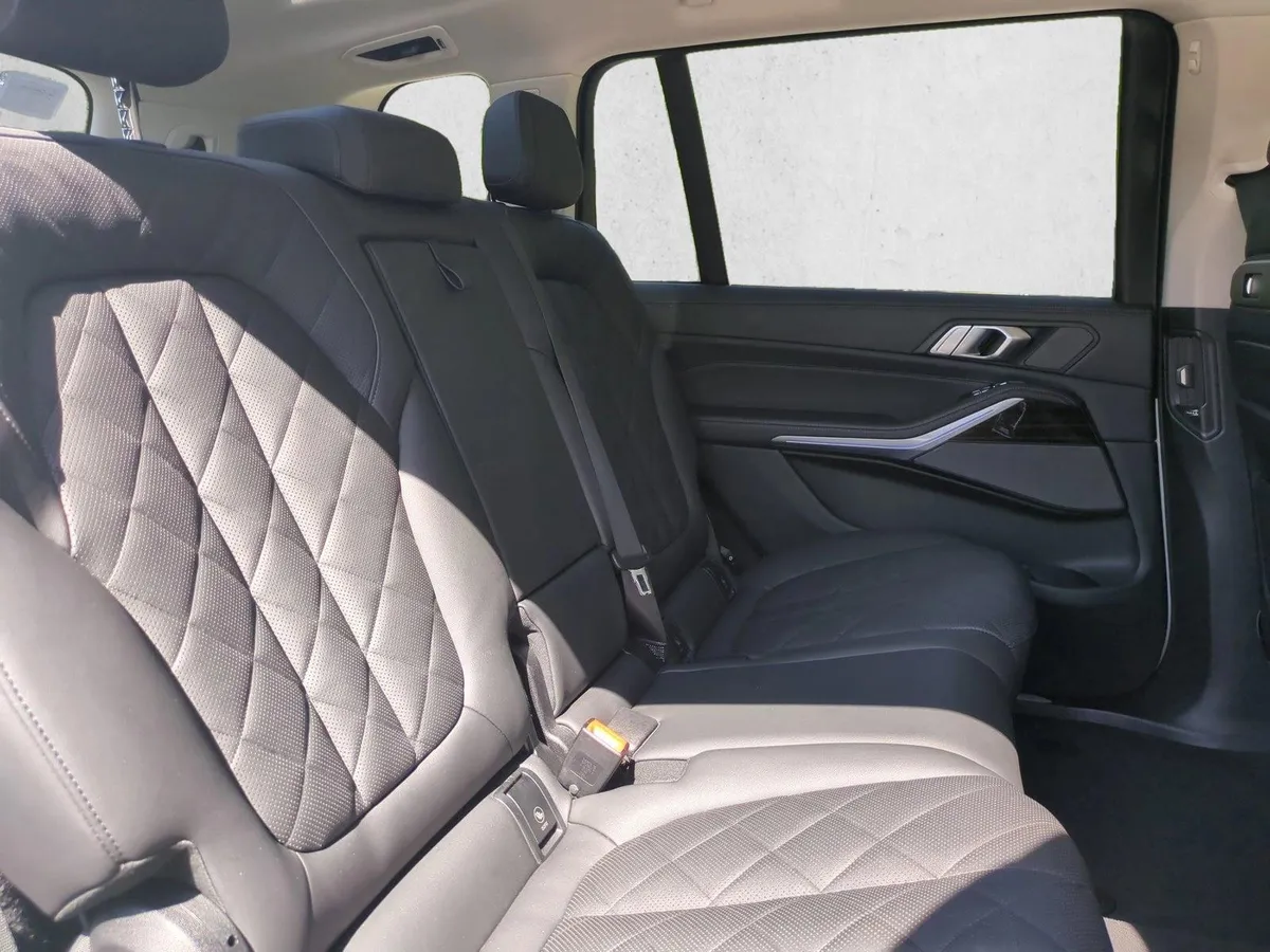 2024 BMW X7 xDrive40i thumbnail 24