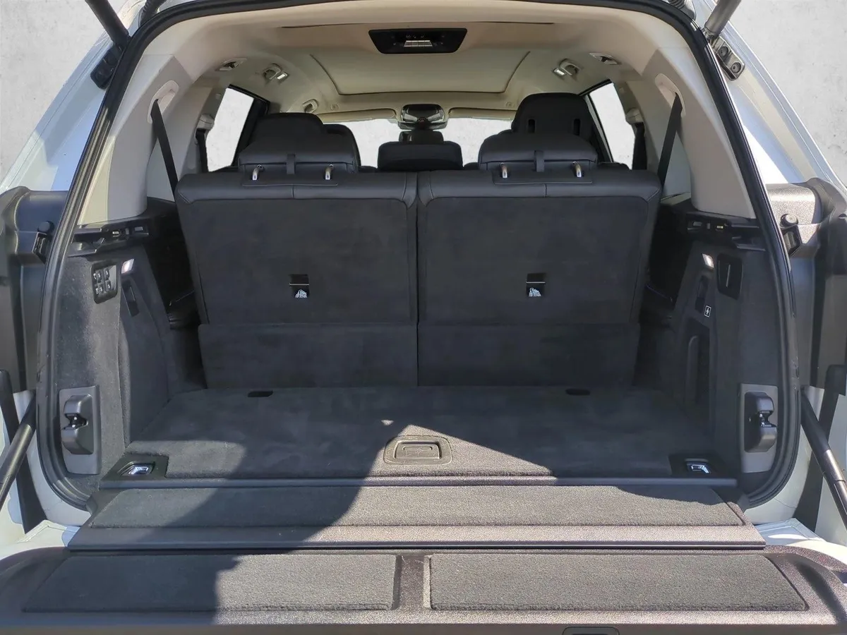 2024 BMW X7 xDrive40i thumbnail 6