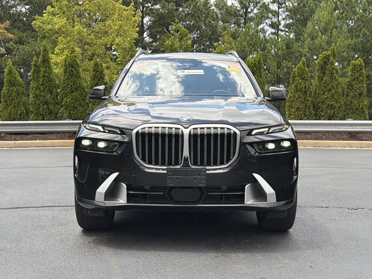 2024 BMW X7 xDrive40i thumbnail 12
