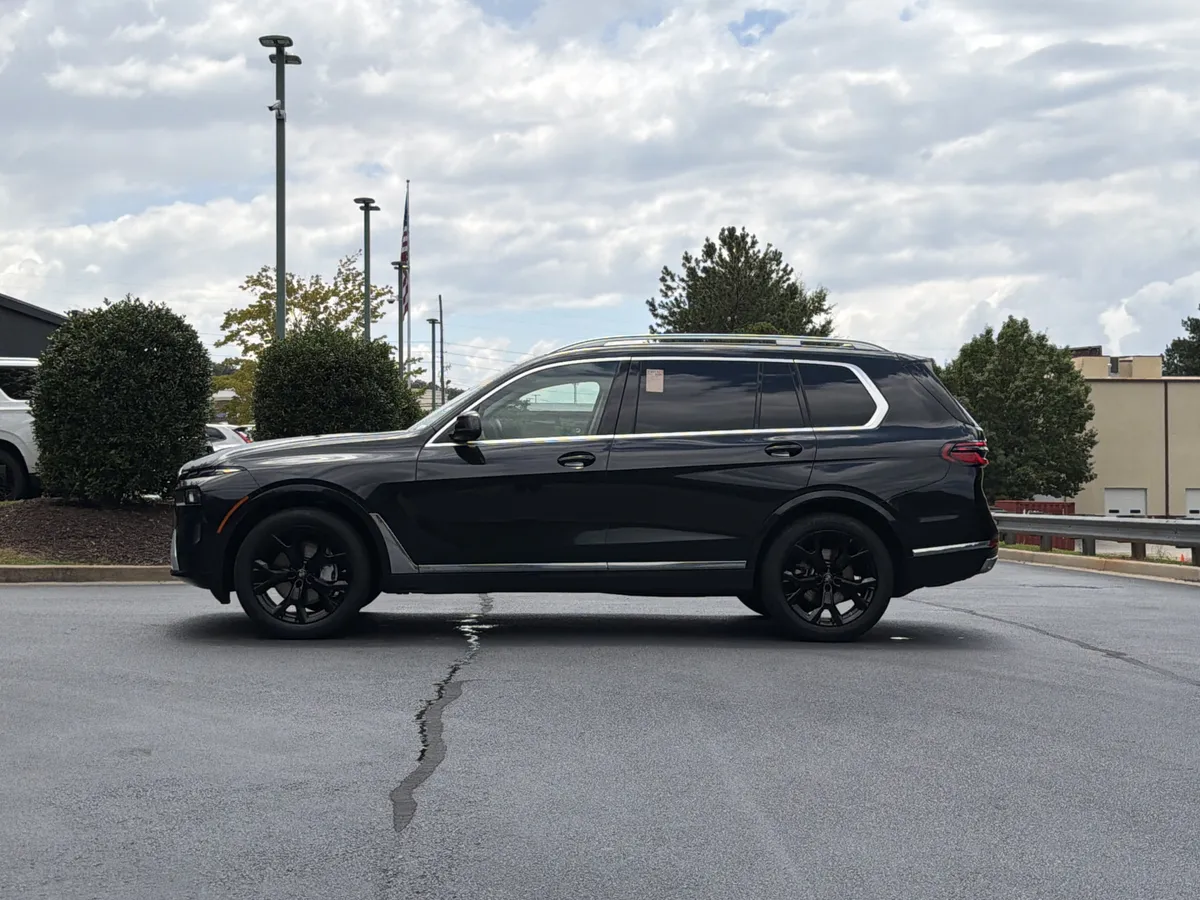 2024 BMW X7 xDrive40i thumbnail 14