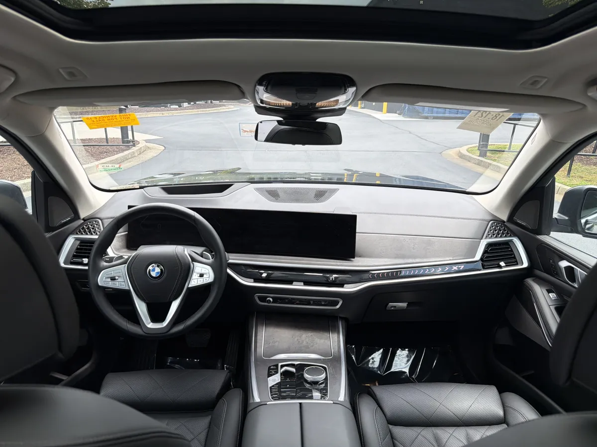2024 BMW X7 xDrive40i thumbnail 17