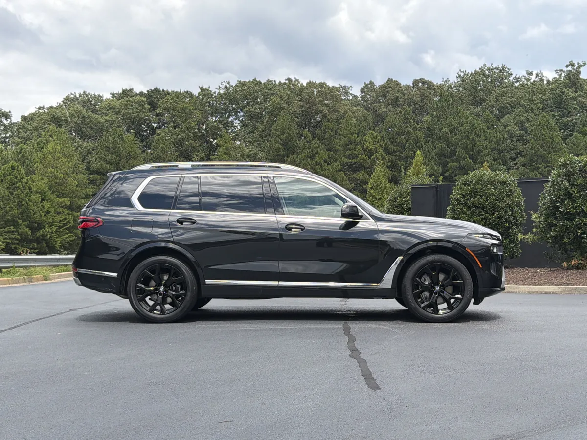 2024 BMW X7 xDrive40i thumbnail 4