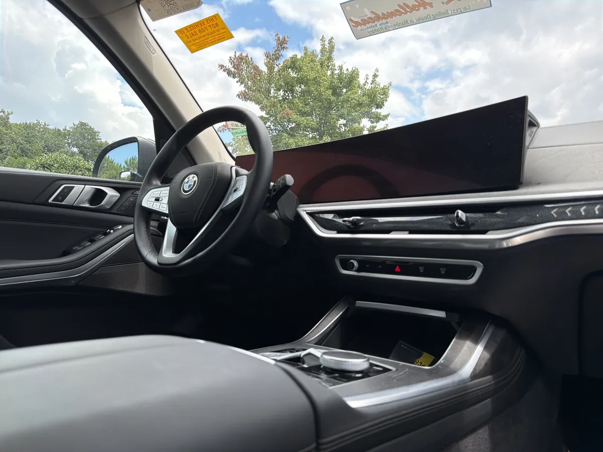 2024 BMW X7 xDrive40i thumbnail 5