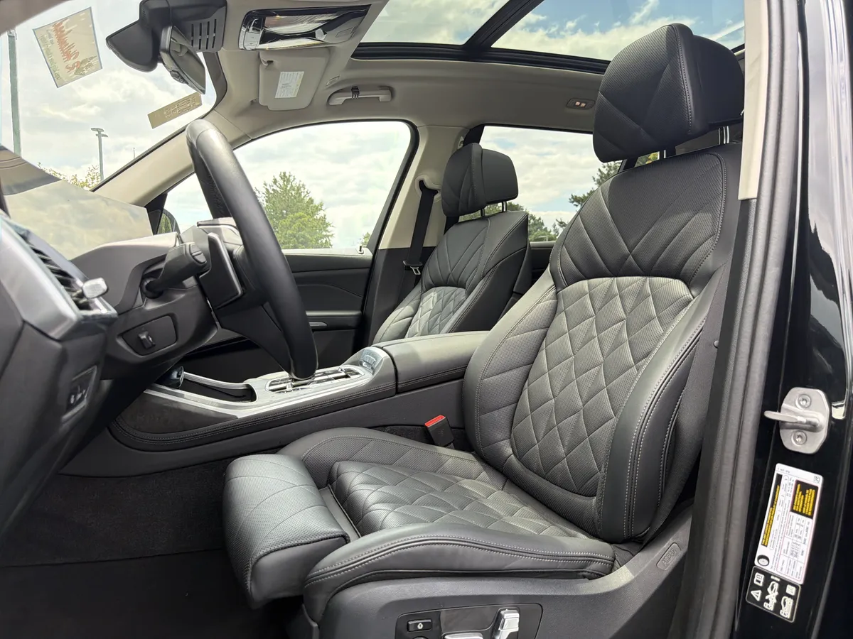 2024 BMW X7 xDrive40i thumbnail 6