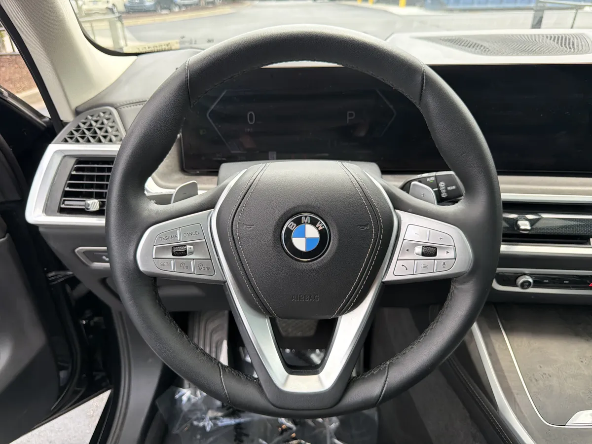 2024 BMW X7 xDrive40i thumbnail 9