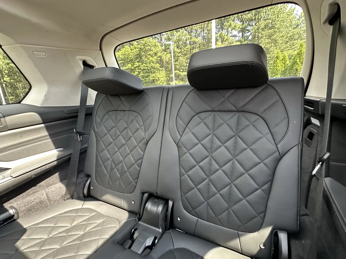 2024 BMW X7 xDrive40i Sports Activity Vehicle thumbnail 11