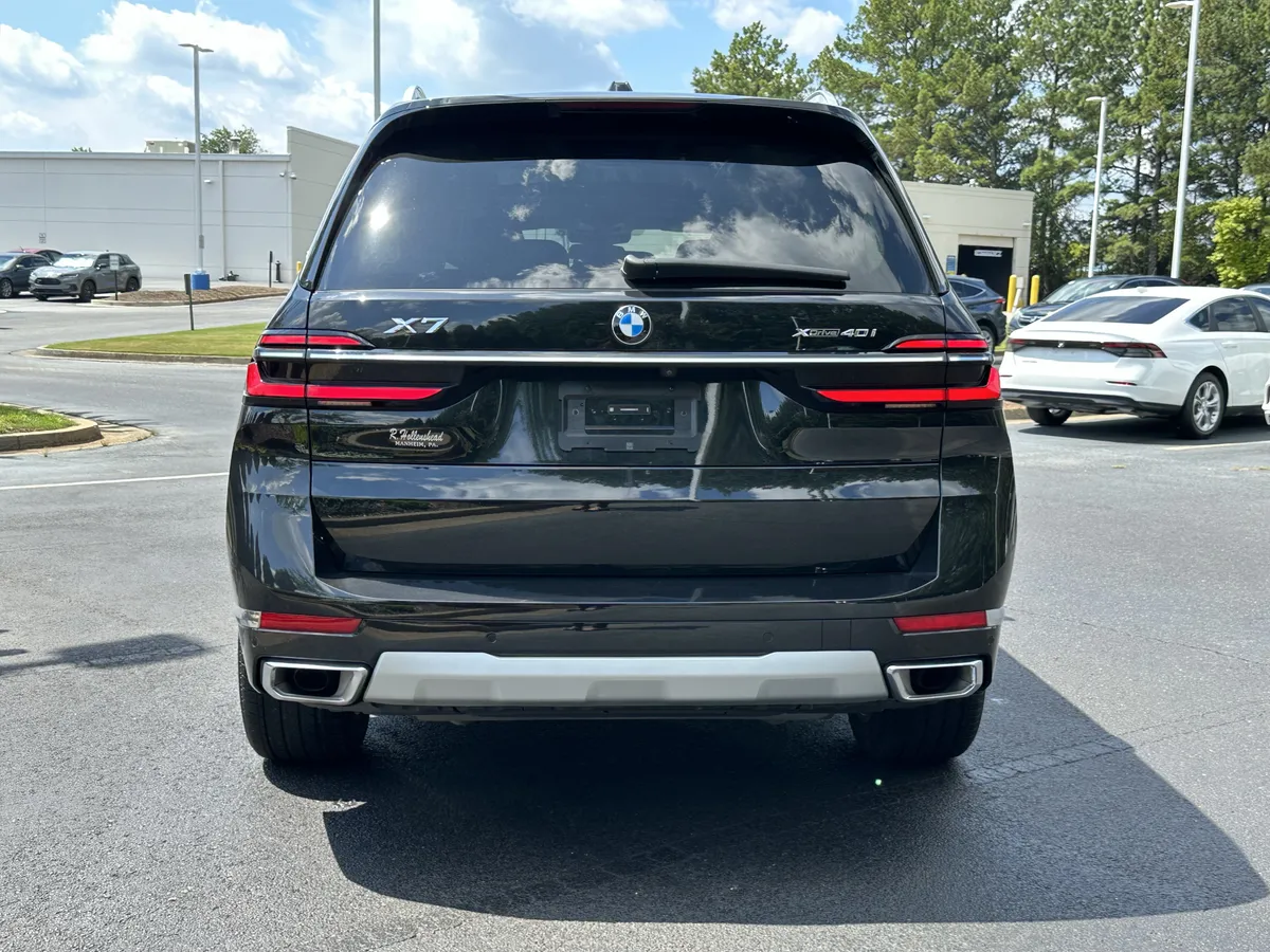 2024 BMW X7 xDrive40i Sports Activity Vehicle thumbnail 13
