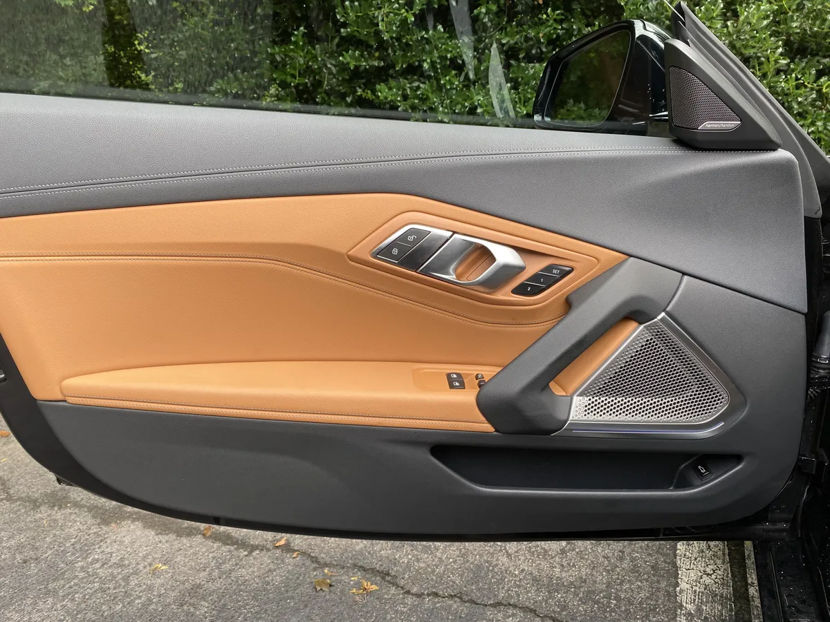 2024 BMW Z4 M40i thumbnail 13