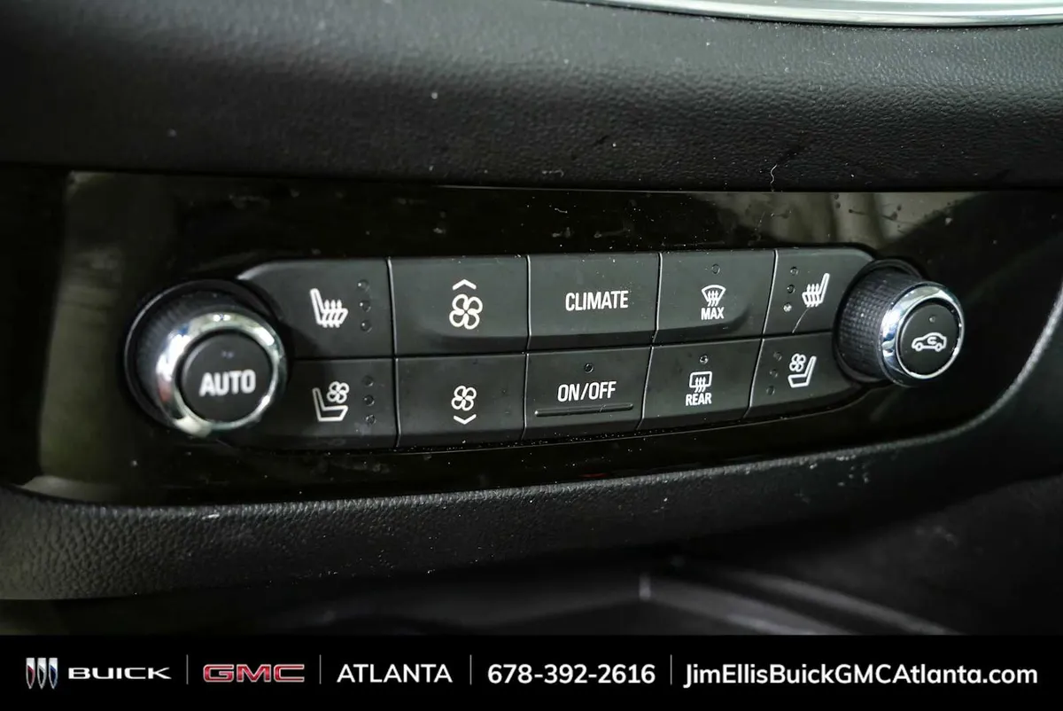 2024 Buick Enclave Avenir thumbnail 17