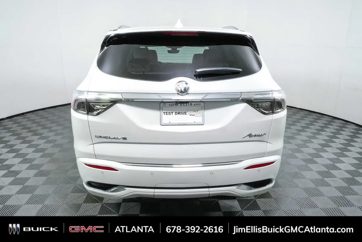 2024 Buick Enclave Avenir thumbnail 29