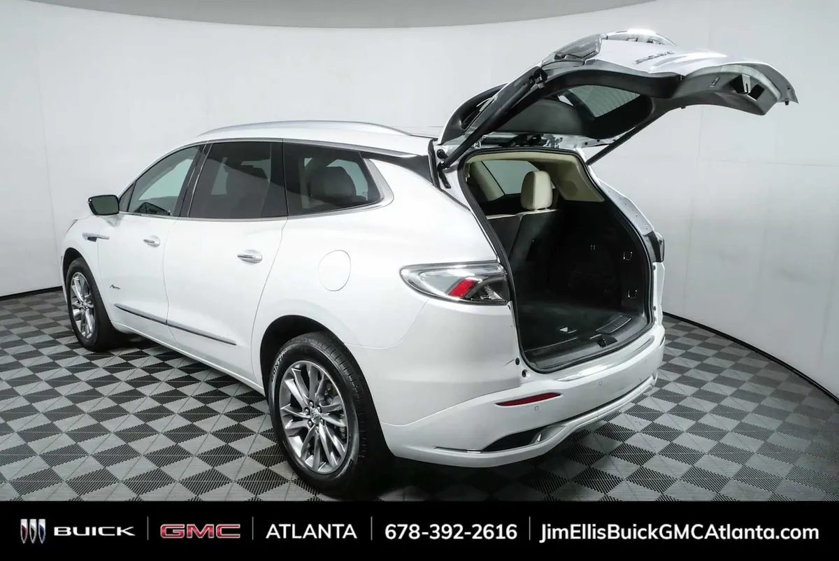2024 Buick Enclave Avenir thumbnail 37