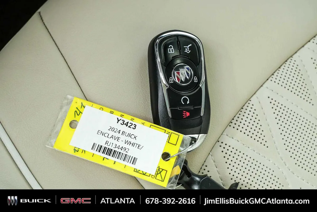 2024 Buick Enclave Avenir thumbnail 42