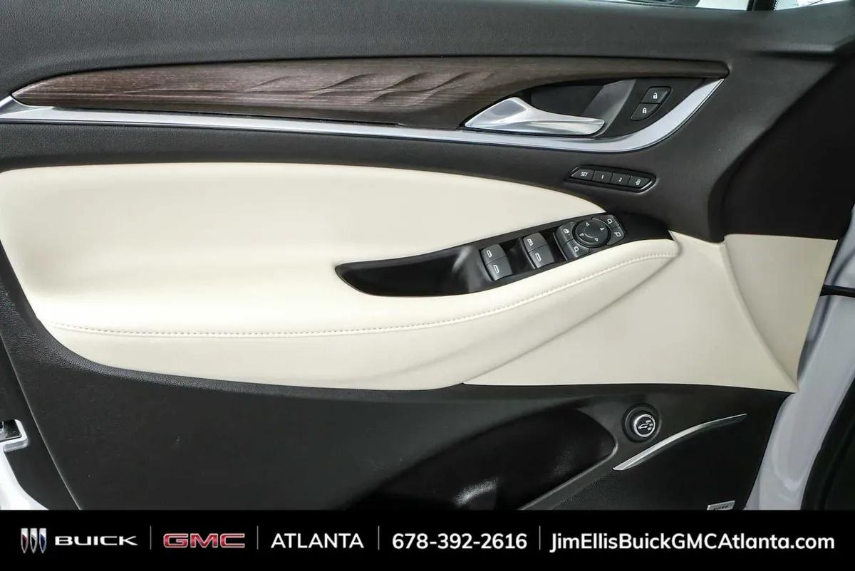 2024 Buick Enclave Avenir thumbnail 6