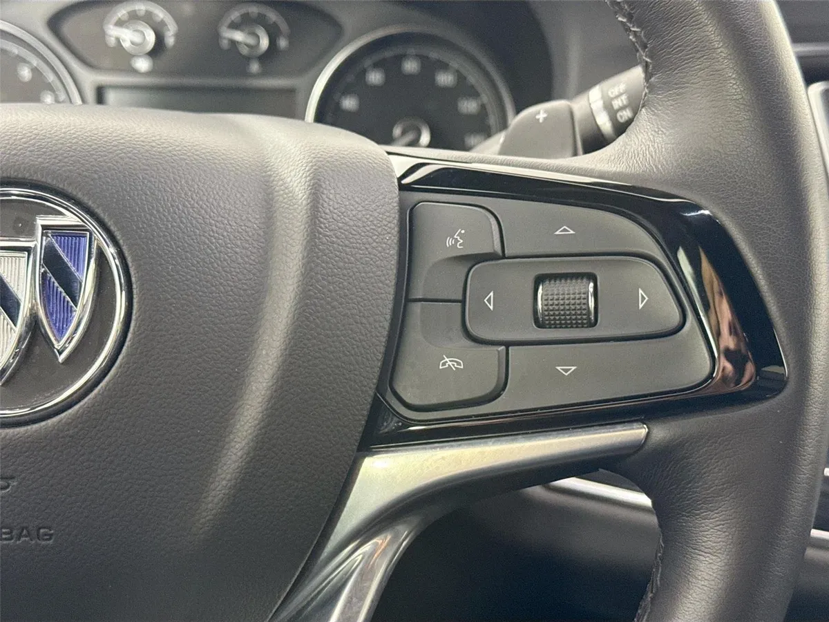 2024 Buick Enclave Essence thumbnail 18