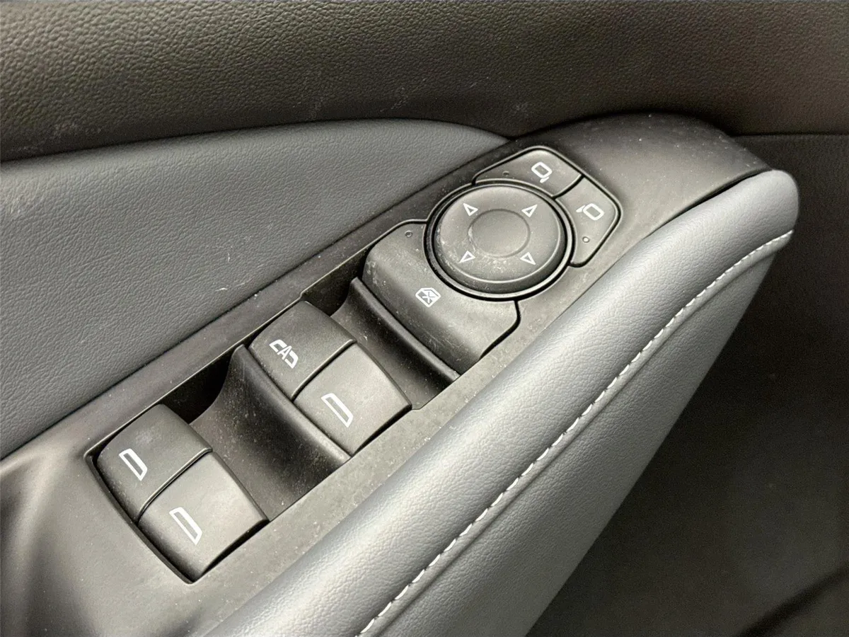 2024 Buick Enclave Essence thumbnail 27