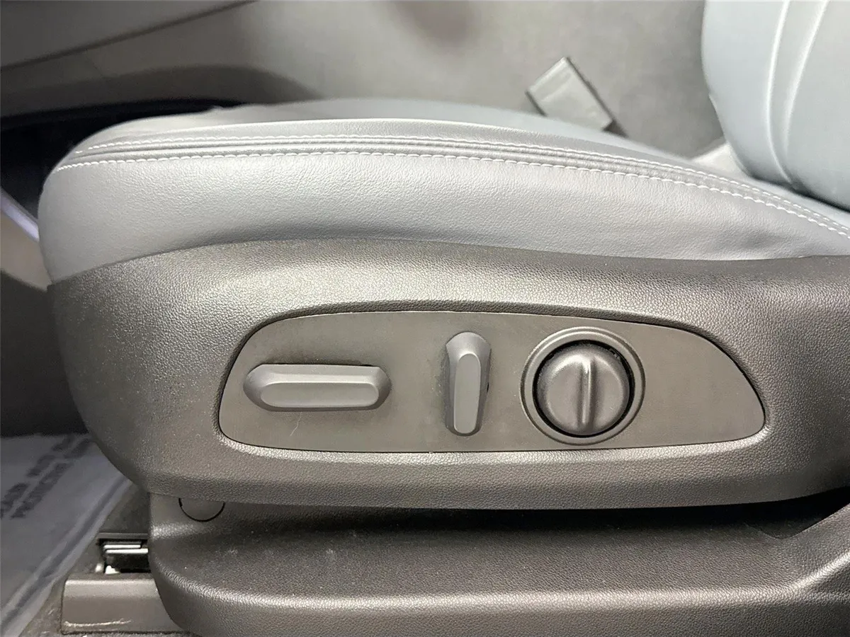 2024 Buick Enclave Essence thumbnail 28