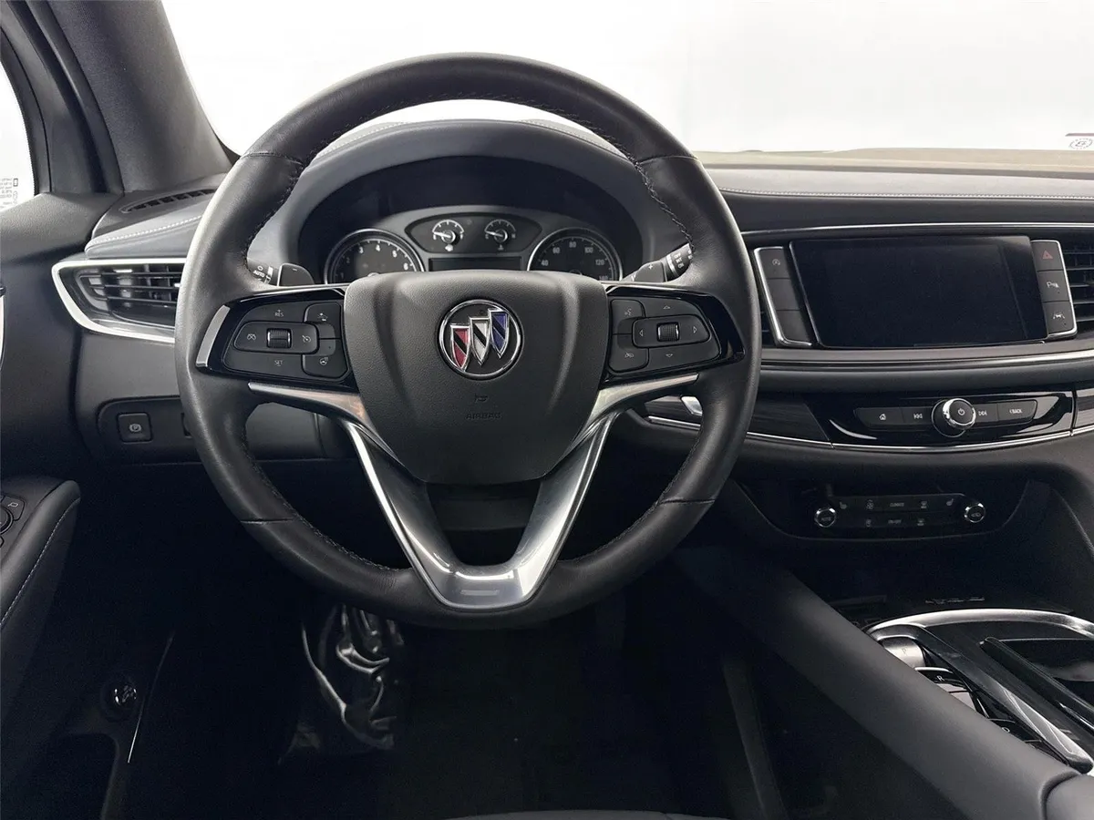 2024 Buick Enclave Essence thumbnail 30