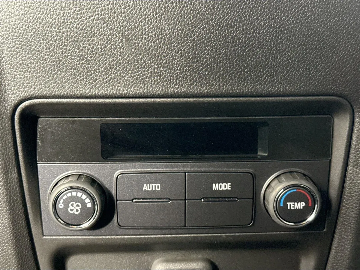 2024 Buick Enclave Essence thumbnail 35
