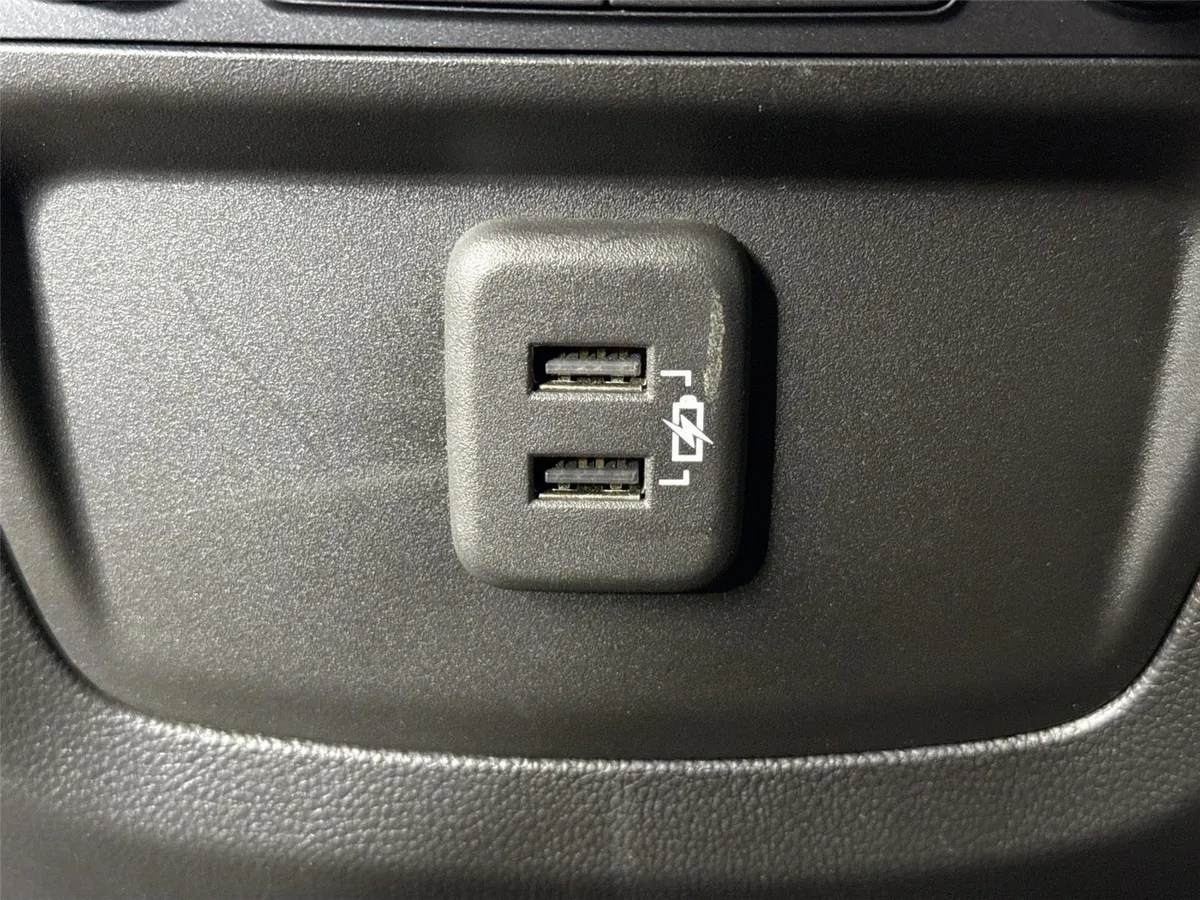 2024 Buick Enclave Essence thumbnail 36