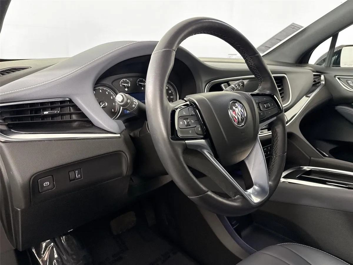 2024 Buick Enclave Essence thumbnail 4