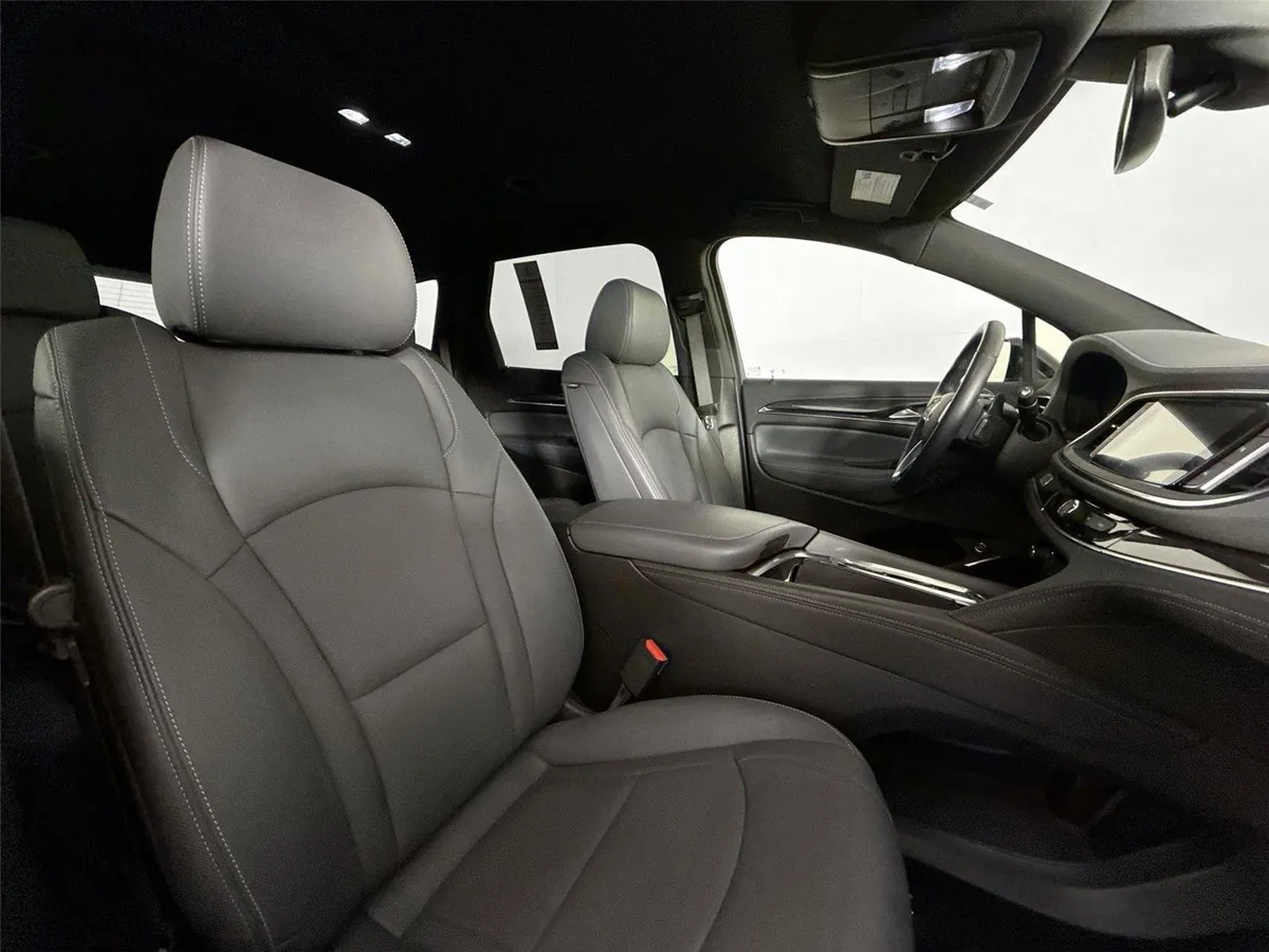 2024 Buick Enclave Essence thumbnail 41