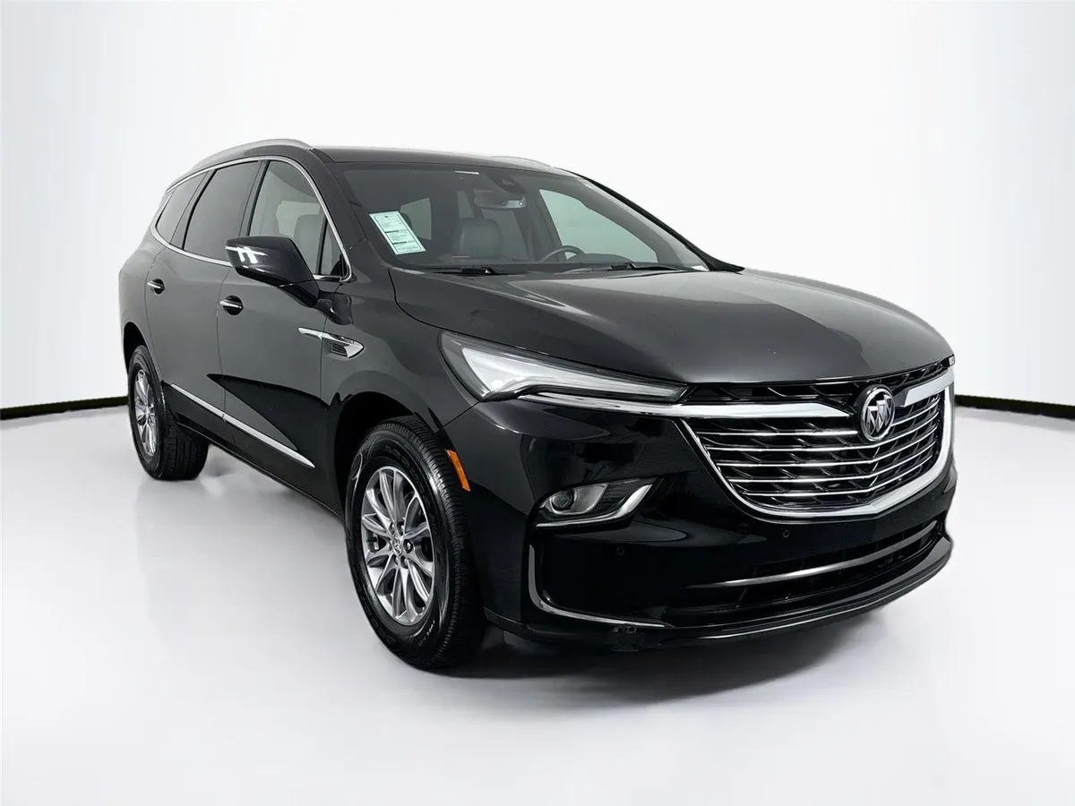 2024 Buick Enclave Essence thumbnail 9