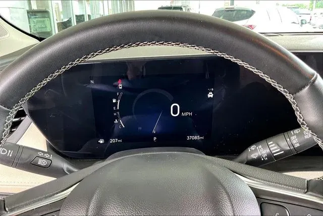 2024 Buick Encore GX Avenir thumbnail 12
