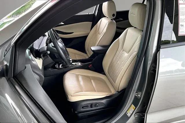 2024 Buick Encore GX Avenir thumbnail 18