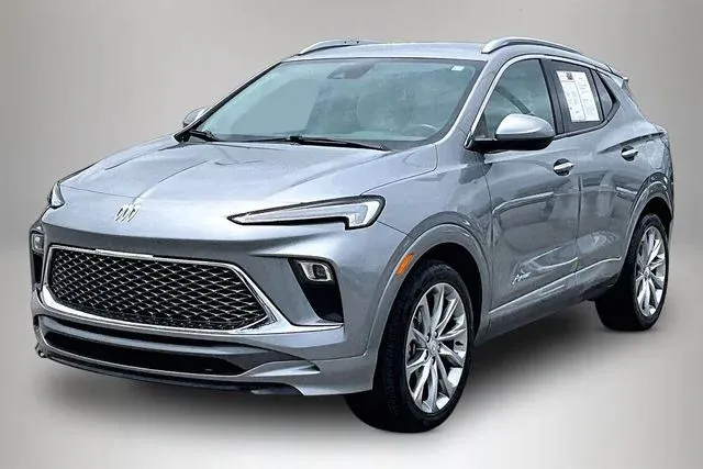 2024 Buick Encore GX Avenir thumbnail 2