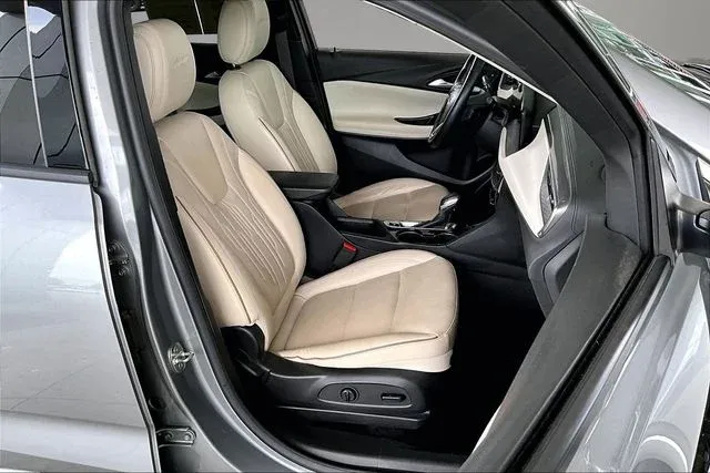 2024 Buick Encore GX Avenir thumbnail 26