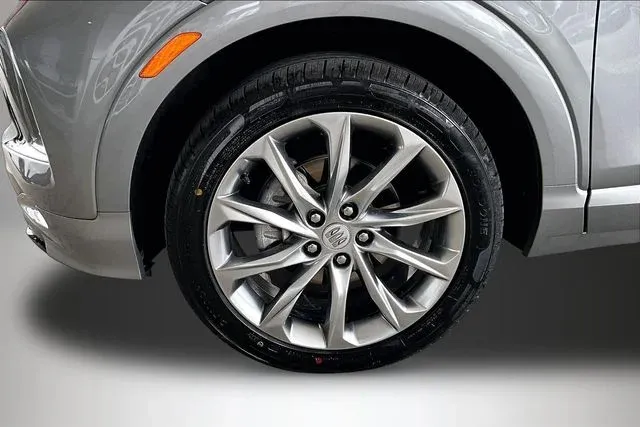 2024 Buick Encore GX Avenir thumbnail 28