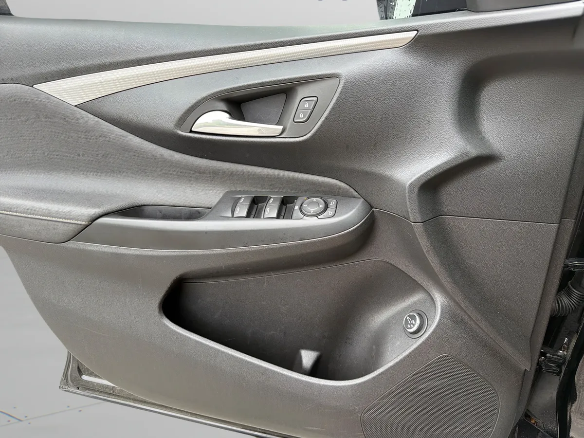 2024 Buick Envista Avenir thumbnail 18