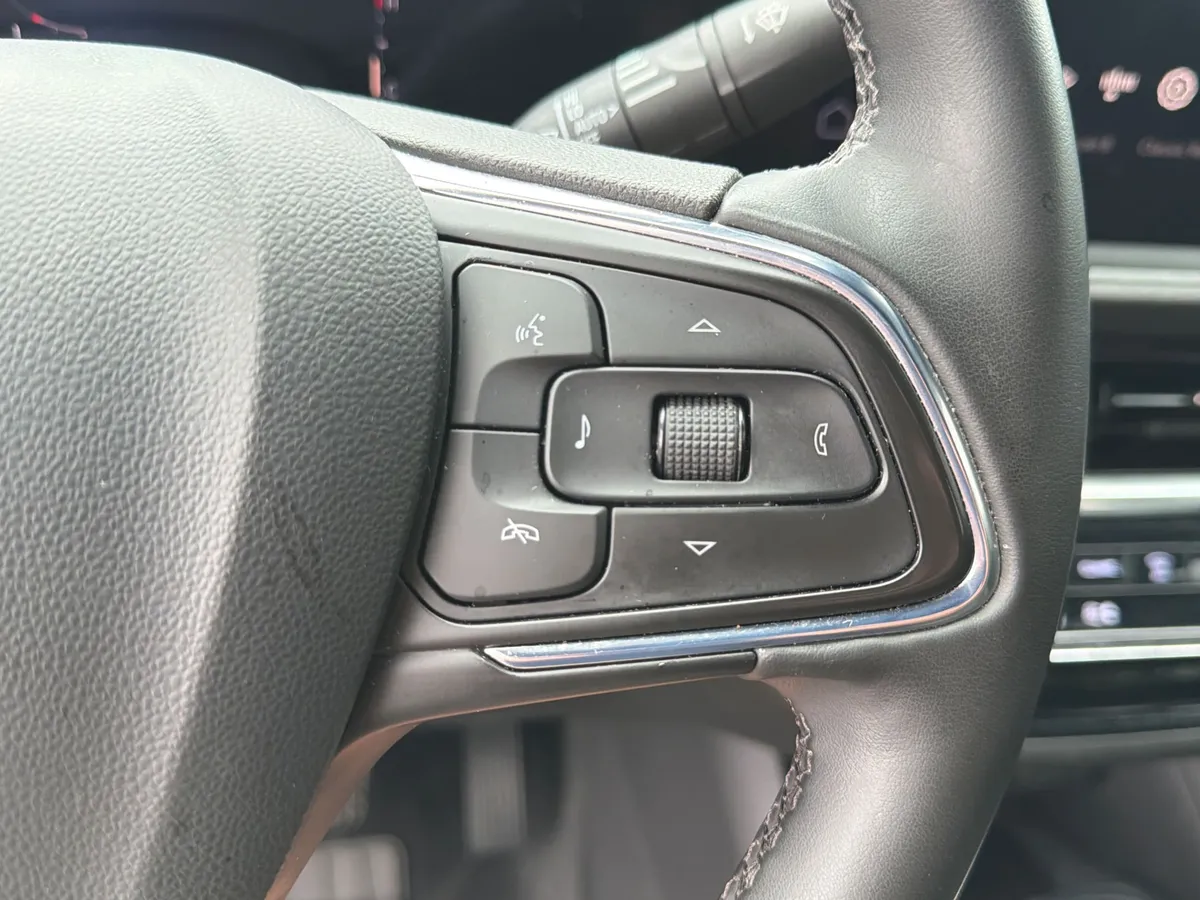 2024 Buick Envista Avenir thumbnail 25