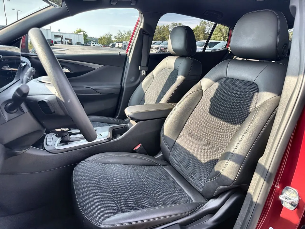 2024 Buick Envista Preferred thumbnail 16